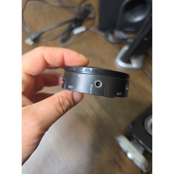 Cyber Acoustics 2.1 Subwoofer Speaker System with 30Watts of Power - Picture 12 of 16